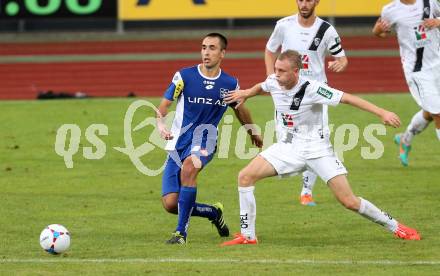 Fussball. Regionalliga. WAC Amateure gegen BW Linz. Christoph Rabitsch (WAC),  Sinisa Markovic (Linz). Wolfsberg, 16.8.2015.
Foto: Kuess
---
pressefotos, pressefotografie, kuess, qs, qspictures, sport, bild, bilder, bilddatenbank