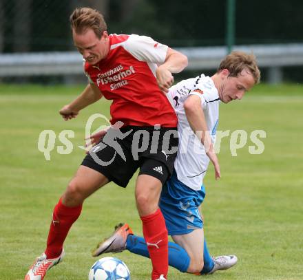 Fussball 1. Klasse C. Steuerberg gegen SGA Sirnitz. Manuel Dolliner,  (Steuerberg), Daniel Krassnitzer (Sirnitz). Steuerberg, am 8.8.2015.
Foto: Kuess
---
pressefotos, pressefotografie, kuess, qs, qspictures, sport, bild, bilder, bilddatenbank