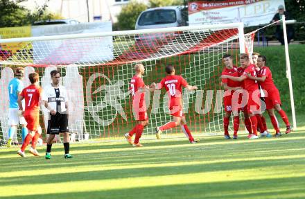 Fussball. Kaerntner Liga. Atus Ferlach gegen Kuehnsdorf. Torjubel (Ferlach).  Ferlach, 22.8.2015.
Foto: Kuess
---
pressefotos, pressefotografie, kuess, qs, qspictures, sport, bild, bilder, bilddatenbank