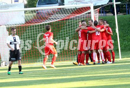 Fussball. Kaerntner Liga. Atus Ferlach gegen Kuehnsdorf. Torjubel (Ferlach).  Ferlach, 22.8.2015.
Foto: Kuess
---
pressefotos, pressefotografie, kuess, qs, qspictures, sport, bild, bilder, bilddatenbank