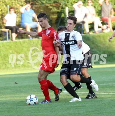 Fussball. Kaerntner Liga. Atus Ferlach gegen Kuehnsdorf. Lukas Jaklitsch  (Ferlach), Paul Armin Uster (Kuehnsdorf).  Ferlach, 22.8.2015.
Foto: Kuess
---
pressefotos, pressefotografie, kuess, qs, qspictures, sport, bild, bilder, bilddatenbank