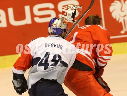 Eishockey Champions Hockey League. KAC gegen EHC Muenchen. Thomas Poeck (KAC), Richard Regehr (EHC Muenchen). Klagenfurt, am 23.8.2015.
Foto: Kuess
---
pressefotos, pressefotografie, kuess, qs, qspictures, sport, bild, bilder, bilddatenbank