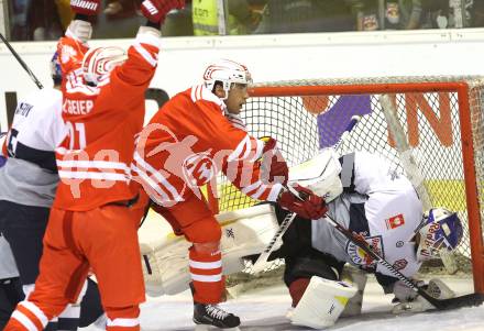 Eishockey Champions Hockey League. KAC gegen EHC Muenchen. Manuel Geier, Mark Popovic (KAC), Danny Aus den Birken (EHC Muenchen). Klagenfurt, am 23.8.2015.
Foto: Kuess
---
pressefotos, pressefotografie, kuess, qs, qspictures, sport, bild, bilder, bilddatenbank