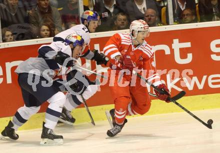 Eishockey Champions Hockey League. KAC gegen EHC Muenchen.  Manuel Ganahl (KAC), Jason Jaffray, Matthew Smaby (EHC Muenchen). Klagenfurt, am 23.8.2015.
Foto: Kuess
---
pressefotos, pressefotografie, kuess, qs, qspictures, sport, bild, bilder, bilddatenbank