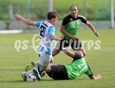 Fussball 1. KLasse A. Greifenburg gegen Kirchbach. Michael Neuwirther, (Greifenburg),  Grega Gorisek (Kirchbach). Greifenburg, am 22.8.2015.
Foto: Kuess
---
pressefotos, pressefotografie, kuess, qs, qspictures, sport, bild, bilder, bilddatenbank