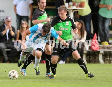 Fussball 1. KLasse A. Greifenburg gegen Kirchbach. Raphael Neuhauser,  (Greifenburg), Hannes Zobernig (Kirchbach). Greifenburg, am 22.8.2015.
Foto: Kuess
---
pressefotos, pressefotografie, kuess, qs, qspictures, sport, bild, bilder, bilddatenbank