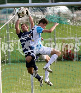 Fussball 1. KLasse A. Greifenburg gegen Kirchbach. Alexander Brenter,  (Greifenburg),  Fabian Hohenwarter (Kirchbach). Greifenburg, am 22.8.2015.
Foto: Kuess
---
pressefotos, pressefotografie, kuess, qs, qspictures, sport, bild, bilder, bilddatenbank