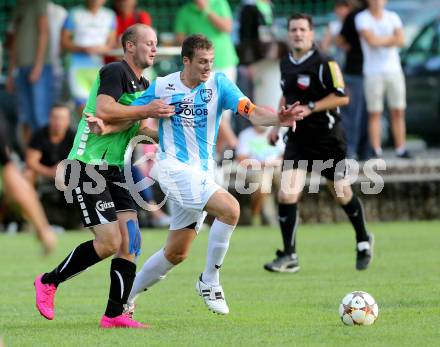 Fussball 1. KLasse A. Greifenburg gegen Kirchbach. Marcel Pirker,  (Greifenburg), Andreas Jank (Kirchbach). Greifenburg, am 22.8.2015.
Foto: Kuess
---
pressefotos, pressefotografie, kuess, qs, qspictures, sport, bild, bilder, bilddatenbank