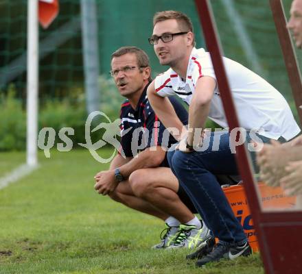 Fussball Unterliga Ost. Ludmannsdorf gegen KAC 1909. Trainer Siegfried Hobel, Stefan Modritsch (Ludmannsdorf). Ludmannsdorf, am 23.8.2015.
Foto: Kuess  
---
pressefotos, pressefotografie, kuess, qs, qspictures, sport, bild, bilder, bilddatenbank