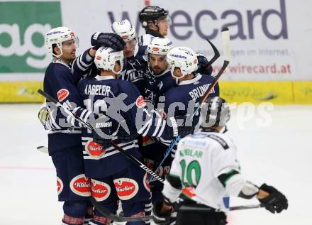 Eishockey Testspiel. EC VSV gegen Olimpija Ljubljana. Torjubel Daniel Nageler, Miha Verlic, Adis Alagic, Florian Muehlstein, Nico Brunner (VSV). Villach, am 27.8.2015.
Foto: Kuess
---
pressefotos, pressefotografie, kuess, qs, qspictures, sport, bild, bilder, bilddatenbank