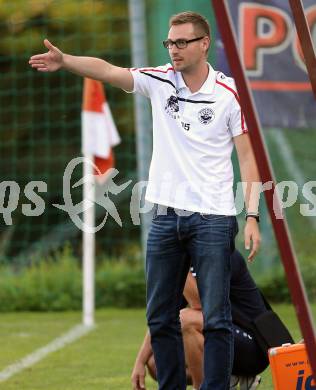 Fussball Unterliga Ost. Ludmannsdorf gegen KAC 1909. Trainer  Stefan Modritsch (Ludmannsdorf). Ludmannsdorf, am 23.8.2015.
Foto: Kuess  
---
pressefotos, pressefotografie, kuess, qs, qspictures, sport, bild, bilder, bilddatenbank