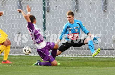 Fussball Sky go Erste Liga. SK Austria Klagenfurt gegen KSV 1919.  Manuel Wallner, (Klagenfurt), Christoph Nicht  (KSV). Klagenfurt, am 28.8.2015.
Foto: Kuess
---
pressefotos, pressefotografie, kuess, qs, qspictures, sport, bild, bilder, bilddatenbank