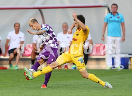 Fussball Sky go Erste Liga. SK Austria Klagenfurt gegen KSV 1919.  Rajko Rep,  (Klagenfurt), Stefan Meusburger (KSV). Klagenfurt, am 28.8.2015.
Foto: Kuess
---
pressefotos, pressefotografie, kuess, qs, qspictures, sport, bild, bilder, bilddatenbank