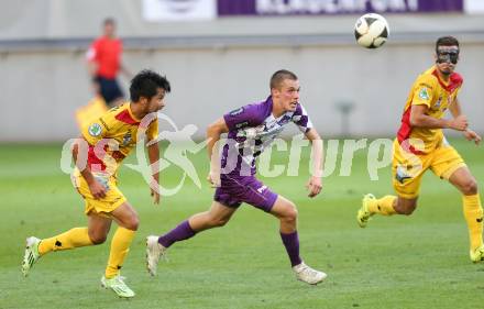 Fussball Sky go Erste Liga. SK Austria Klagenfurt gegen KSV 1919.  Patrik Eler,  (Klagenfurt), Yatsuzuka Toshiroh (KSV). Klagenfurt, am 28.8.2015.
Foto: Kuess
---
pressefotos, pressefotografie, kuess, qs, qspictures, sport, bild, bilder, bilddatenbank