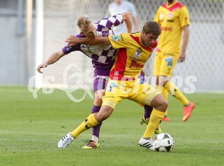 Fussball Sky go Erste Liga. SK Austria Klagenfurt gegen KSV 1919.  Matthias Koch,  (Klagenfurt), Markus Farnleitner (KSV). Klagenfurt, am 28.8.2015.
Foto: Kuess
---
pressefotos, pressefotografie, kuess, qs, qspictures, sport, bild, bilder, bilddatenbank