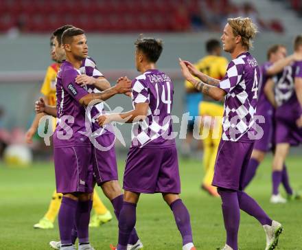 Fussball Sky go Erste Liga. SK Austria Klagenfurt gegen KSV 1919.  Torjubel Marco Sahanek, Eric Zachhuber, Dominic Puercher (Klagenfurt). Klagenfurt, am 28.8.2015.
Foto: Kuess
---
pressefotos, pressefotografie, kuess, qs, qspictures, sport, bild, bilder, bilddatenbank