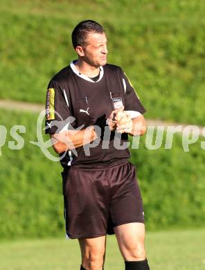 Fussball. Kaerntner Liga. Maria Saal gegen Gmuend. Schiedsrichter Guenter Messner. Maria Saal, 29.8.2015.
Foto: Kuess
---
pressefotos, pressefotografie, kuess, qs, qspictures, sport, bild, bilder, bilddatenbank