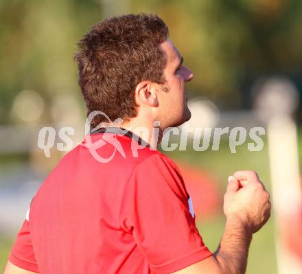 Fussball. Kaerntner Liga. Maria Saal gegen Gmuend. Trainer Rudolf Schoenherr  (Gmuend). Maria Saal, 29.8.2015.
Foto: Kuess
---
pressefotos, pressefotografie, kuess, qs, qspictures, sport, bild, bilder, bilddatenbank