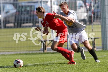 Fussball Unterliga Ost. KAC 1909 gegen Woelfnitz.  Lukas Lausegger,  (KAC), Florian Bidovec (Woelfnitz). Klagenfurt, am 29.8.2015.
Foto: Kuess
---
pressefotos, pressefotografie, kuess, qs, qspictures, sport, bild, bilder, bilddatenbank