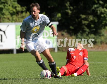 Fussball Unterliga Ost. KAC 1909 gegen Woelfnitz. Toni Krijan,  (KAC), Christoph Wrulich (Woelfnitz). Klagenfurt, am 29.8.2015.
Foto: Kuess
---
pressefotos, pressefotografie, kuess, qs, qspictures, sport, bild, bilder, bilddatenbank