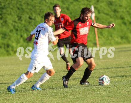 Fussball. Kaerntner Liga. Maria Saal gegen Gmuend. Roland Krenn (Maria Saal), Kevin Matthias Winkler (Gmuend). Maria Saal, 29.8.2015.
Foto: Kuess
---
pressefotos, pressefotografie, kuess, qs, qspictures, sport, bild, bilder, bilddatenbank