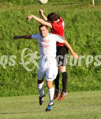 Fussball. Kaerntner Liga. Maria Saal gegen Gmuend. Roland Krenn, Sebastian Kaiser (Maria Saal), Marco Moser (Gmuend). Maria Saal, 29.8.2015.
Foto: Kuess
---
pressefotos, pressefotografie, kuess, qs, qspictures, sport, bild, bilder, bilddatenbank