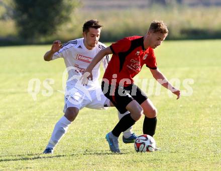 Fussball. Kaerntner Liga. Maria Saal gegen Gmuend. Christof Reichmann (Maria Saal), Nico Moser (Gmuend). Maria Saal, 29.8.2015.
Foto: Kuess
---
pressefotos, pressefotografie, kuess, qs, qspictures, sport, bild, bilder, bilddatenbank