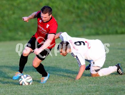 Fussball. Kaerntner Liga. Maria Saal gegen Gmuend. Zoran Jorgic (Maria Saal), Marco Moser (Gmuend). Maria Saal, 29.8.2015.
Foto: Kuess
---
pressefotos, pressefotografie, kuess, qs, qspictures, sport, bild, bilder, bilddatenbank