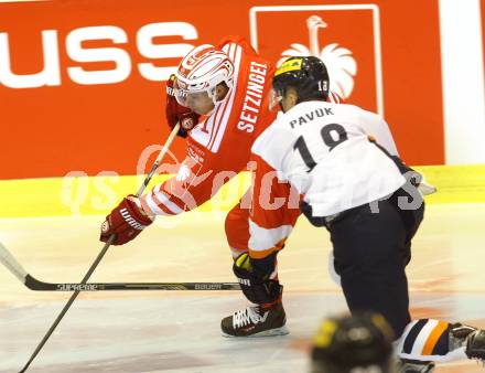 Eishockey Champions Hockey League. KAC gegen HC Kosice. Oliver Setzinger, (KAC),  Branislav Pavuk (HC Kosice). Klagenfurt, am 30.8.2015.
Foto: Kuess
---
pressefotos, pressefotografie, kuess, qs, qspictures, sport, bild, bilder, bilddatenbank