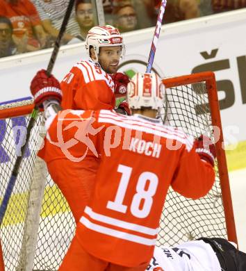 Eishockey Champions Hockey League. KAC gegen HC Kosice. Torjubel Kevin Kapstadt, Thomas Koch (KAC). Klagenfurt, am 30.8.2015.
Foto: Kuess
---
pressefotos, pressefotografie, kuess, qs, qspictures, sport, bild, bilder, bilddatenbank