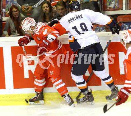 Eishockey Champions Hockey League. KAC gegen HC Kosice. Kevin Kapstadt,  (KAC), Dalibor Bortnak (HC Kosice). Klagenfurt, am 30.8.2015.
Foto: Kuess
---
pressefotos, pressefotografie, kuess, qs, qspictures, sport, bild, bilder, bilddatenbank