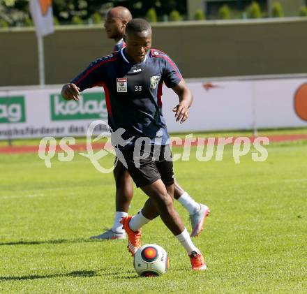 Fussball Bundesliga. Training WAC. Issiaka Ouedraogo. Wolfsberg, am 29.8.2015.
Foto: Kuess
---
pressefotos, pressefotografie, kuess, qs, qspictures, sport, bild, bilder, bilddatenbank