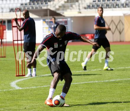 Fussball Bundesliga. Training WAC. Issiaka Ouedraogo. Wolfsberg, am 29.8.2015.
Foto: Kuess
---
pressefotos, pressefotografie, kuess, qs, qspictures, sport, bild, bilder, bilddatenbank