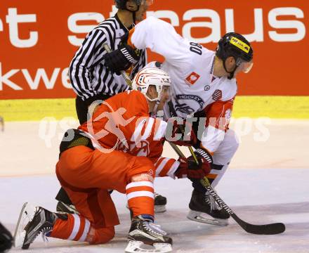 Eishockey Champions Hockey League. KAC gegen HC Kosice. Jonas Nordqvist,  (KAC), Tomas Hrnka (HC Kosice). Klagenfurt, am 30.8.2015.
Foto: Kuess
---
pressefotos, pressefotografie, kuess, qs, qspictures, sport, bild, bilder, bilddatenbank