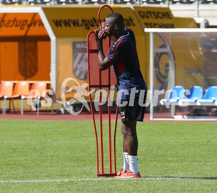 Fussball Bundesliga. Training WAC. Issiaka Ouedraogo. Wolfsberg, am 29.8.2015.
Foto: Kuess
---
pressefotos, pressefotografie, kuess, qs, qspictures, sport, bild, bilder, bilddatenbank