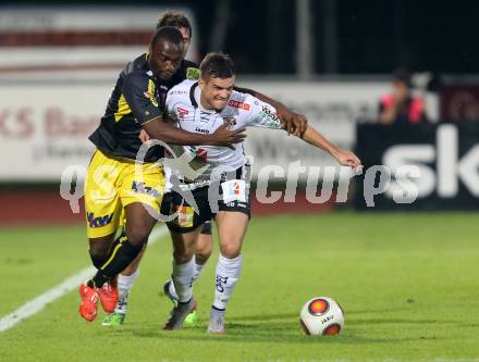 Fussball tipico Bundesliga. RZ Pellets WAC gegen Cashpoint SCR Altach. Thomas Zuendel, (WAC), Ngwat Mahop Louis Clement  (Altach). Wolfsberg, am 30.8.2015.
Foto: Kuess
---
pressefotos, pressefotografie, kuess, qs, qspictures, sport, bild, bilder, bilddatenbank