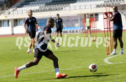 Fussball Bundesliga. Training WAC.  Issiaka Ouedraogo. Wolfsberg, am 29.8.2015.
Foto: Kuess
---
pressefotos, pressefotografie, kuess, qs, qspictures, sport, bild, bilder, bilddatenbank