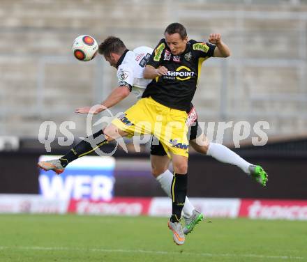 Fussball tipico Bundesliga. RZ Pellets WAC gegen Cashpoint SCR Altach. Michael Sollbauer,  (WAC), Johannes Aigner (Altach). Wolfsberg, am 30.8.2015.
Foto: Kuess
---
pressefotos, pressefotografie, kuess, qs, qspictures, sport, bild, bilder, bilddatenbank