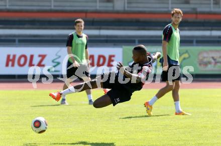 Fussball Bundesliga. Training WAC. Issiaka Ouedraogo. Wolfsberg, am 29.8.2015.
Foto: Kuess
---
pressefotos, pressefotografie, kuess, qs, qspictures, sport, bild, bilder, bilddatenbank