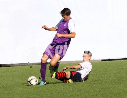 Fussball. Unterliga Ost. Austria Klagenfurt Amateure gegen SG FC Poggersdorf. Ambrozije Soldo (Austria Klagenfurt), Maximilian Pichler (Poggersdorf). Klagenfurt, 29.8.2015.
Foto: Kuess 
---
pressefotos, pressefotografie, kuess, qs, qspictures, sport, bild, bilder, bilddatenbank