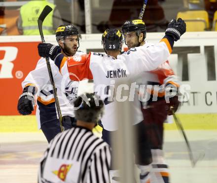 Eishockey Champions Hockey League. KAC gegen HC Kosice. Torjubel Richard Jencik (HC Kosice). Klagenfurt, am 30.8.2015.
Foto: Kuess
---
pressefotos, pressefotografie, kuess, qs, qspictures, sport, bild, bilder, bilddatenbank