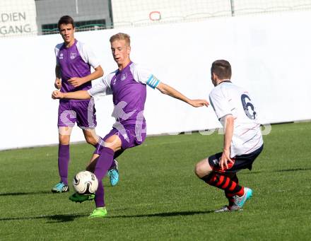 Fussball. Unterliga Ost. Austria Klagenfurt Amateure gegen SG FC Poggersdorf. Florian Jaritz  (Austria Klagenfurt), Michael Alfred Hofbauer (Poggersdorf). Klagenfurt, 29.8.2015.
Foto: Kuess 
---
pressefotos, pressefotografie, kuess, qs, qspictures, sport, bild, bilder, bilddatenbank