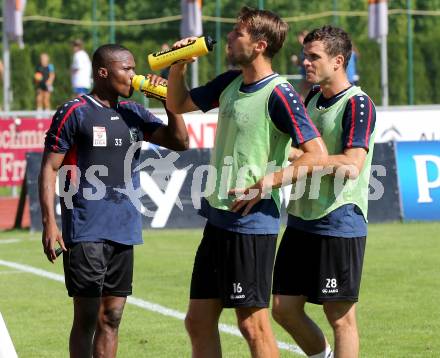 Fussball Bundesliga. Training WAC. Issiaka Ouedraogo, Boris Huettenbrenner, Thomas Zuendel. Wolfsberg, am 29.8.2015.
Foto: Kuess
---
pressefotos, pressefotografie, kuess, qs, qspictures, sport, bild, bilder, bilddatenbank