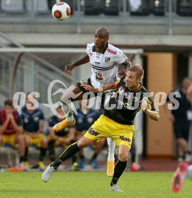 Fussball tipico Bundesliga. RZ Pellets WAC gegen Cashpoint SCR Altach. De Oliveira Silvio Carlos, (WAC), Philipp Netzer  (Altach). Wolfsberg, am 30.8.2015.
Foto: Kuess
---
pressefotos, pressefotografie, kuess, qs, qspictures, sport, bild, bilder, bilddatenbank