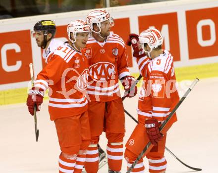 Eishockey Champions Hockey League. KAC gegen HC Kosice. Torjubel Oliver Setzinger, Thomas Poeck, Jason DeSantis (KAC). Klagenfurt, am 30.8.2015.
Foto: Kuess
---
pressefotos, pressefotografie, kuess, qs, qspictures, sport, bild, bilder, bilddatenbank