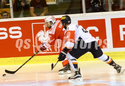 Eishockey Champions Hockey League. KAC gegen HC Kosice. Thomas Koch,  (KAC), Adam Lapsansky (HC Kosice). Klagenfurt, am 30.8.2015.
Foto: Kuess
---
pressefotos, pressefotografie, kuess, qs, qspictures, sport, bild, bilder, bilddatenbank