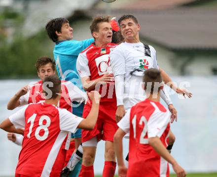 OEFB Jugendliga U18. Akademie. WAC gegen AKA Burgenland. Michael Augustin, (WAC),  Bernhard Unger (Burgenland). Klagenfurt, am 5.9.2015.
Foto: Kuess
---
pressefotos, pressefotografie, kuess, qs, qspictures, sport, bild, bilder, bilddatenbank