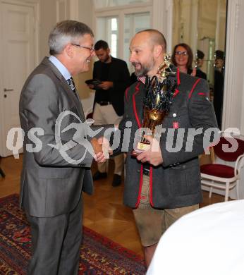 EBEL Eishockey Bundesliga. Wahl zum Eishockeysuperstar 2015.  Peter Kaiser, Gerhard Unterluggauer (VSV). Klagenfurt, 10.9.2015. 
Foto: Kuess
---
pressefotos, pressefotografie, kuess, qs, qspictures, sport, bild, bilder, bilddatenbank