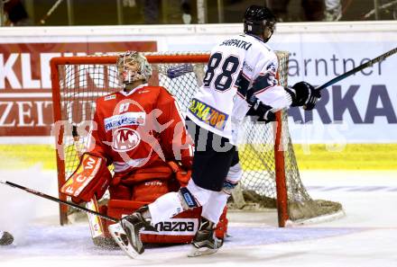 EBEL. Eishockey Bundesliga. KAC gegen Fehervar AV 19. Pekka Tuokkola, (KAC), Torjubel Tamas Sarpatki (Alba Volan). Klagenfurt, am 11.9.2015.
Foto: Kuess

---
pressefotos, pressefotografie, kuess, qs, qspictures, sport, bild, bilder, bilddatenbank