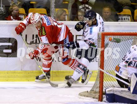 EBEL. Eishockey Bundesliga. KAC gegen Fehervar AV 19. Jonas Nordquist, (KAC), Ladislav Sikorcin  (Alba Volan). Klagenfurt, am 11.9.2015.
Foto: Kuess

---
pressefotos, pressefotografie, kuess, qs, qspictures, sport, bild, bilder, bilddatenbank